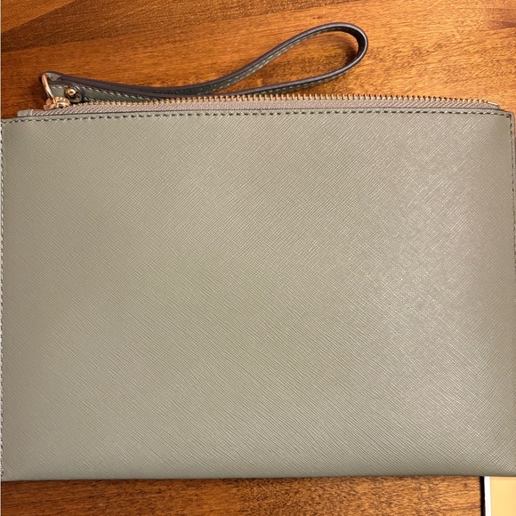 Michael Kors Jet Set Ex-Lg Zip Clutch Wristlet in Army Green